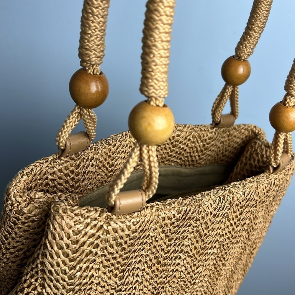 Vintage straw shoulder tote/ bag with floral embroidery and beads on handles - Picture 10 of 10